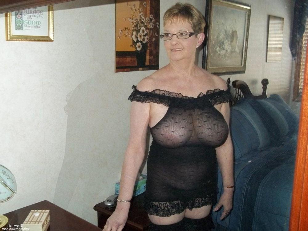25P Amazing Granny Boobs