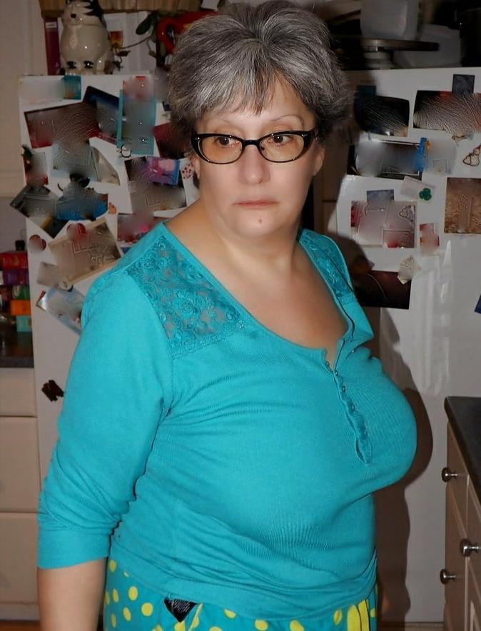 14P Granny or mom....