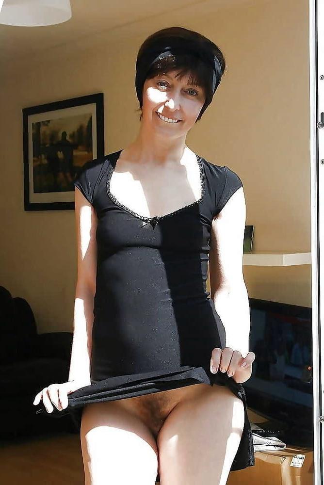 25P Upskirt 103
