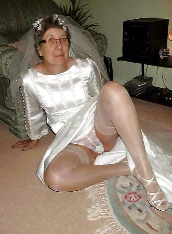 25P Upskirt 103