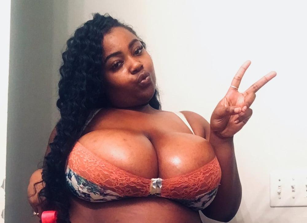 25P Voluptuous Corner