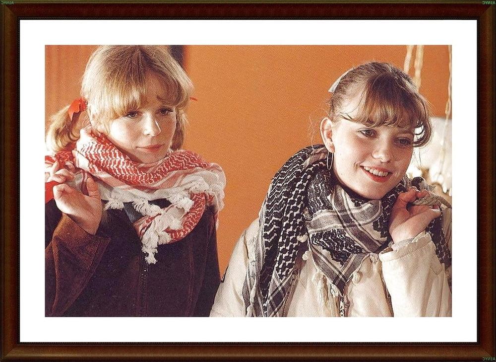 25P Retro Blonde Group Sex