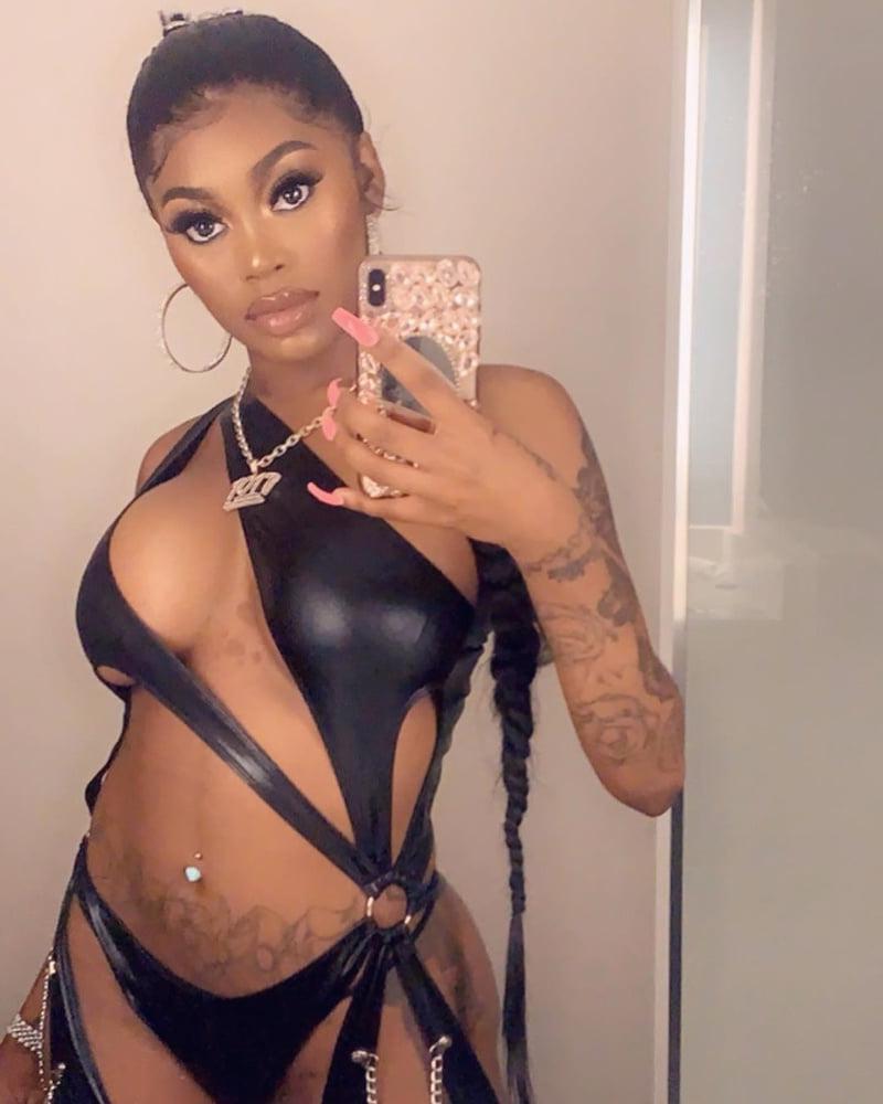 25P Asian da brat