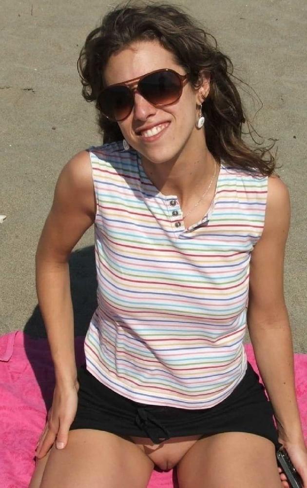 25P upskirt