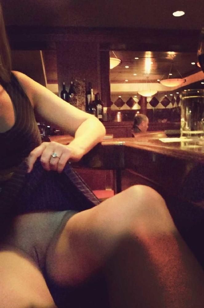 25P upskirt