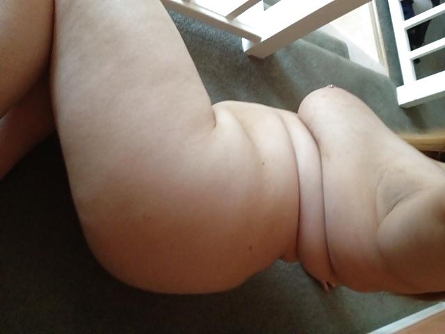 16P Chubby BBW Posing