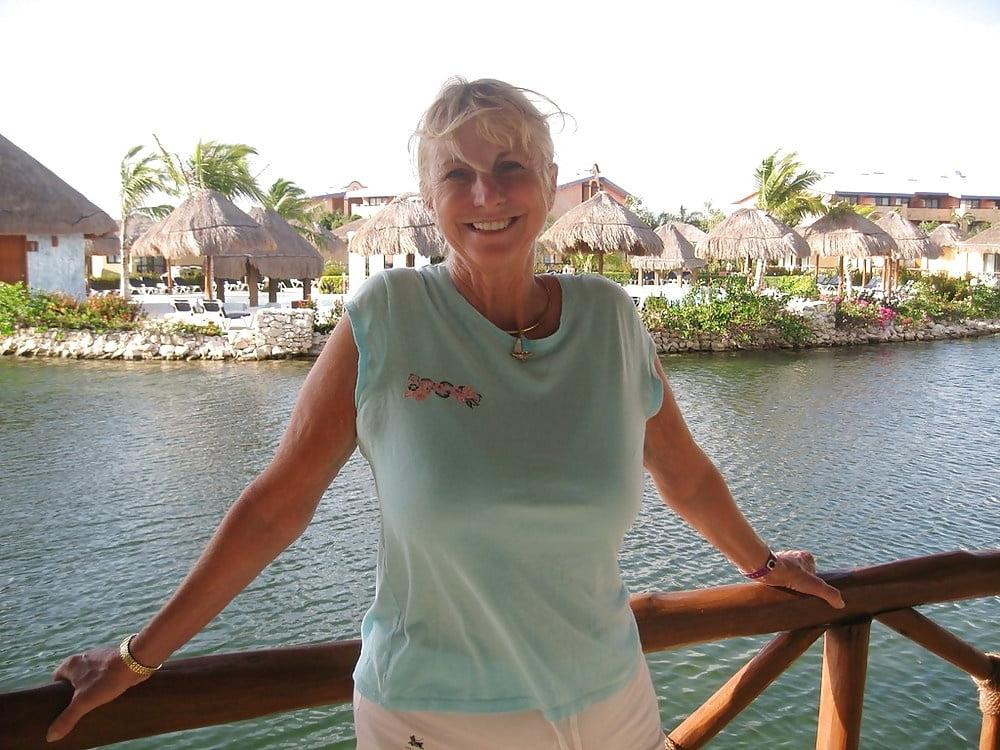 25P Non-nude breathtakingly beautiful blonde granny