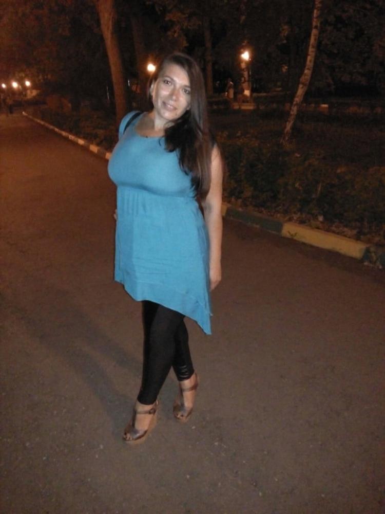 10P Busty Russian Woman 3683