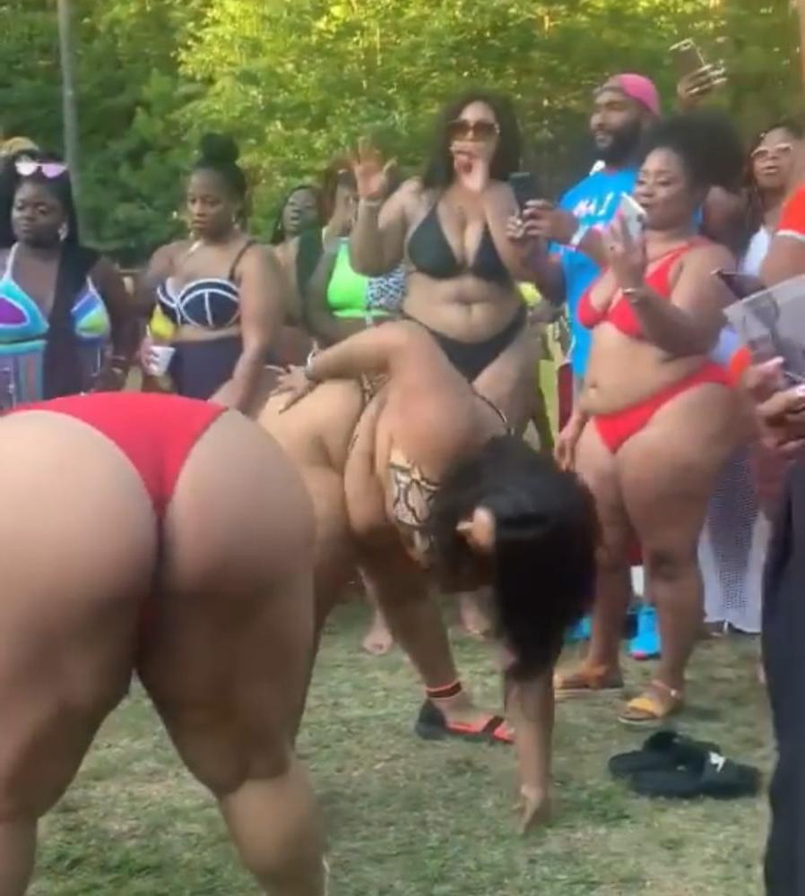 23P Bbw pool party