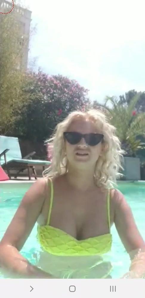 25P Bust and sexy ass bikini live facebook romanian
