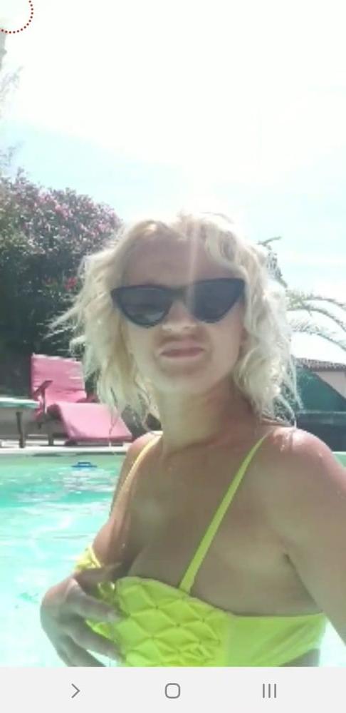 25P Bust and sexy ass bikini live facebook romanian
