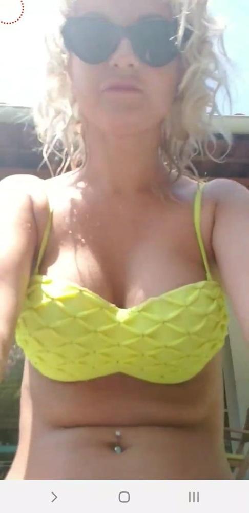 25P Bust and sexy ass bikini live facebook romanian