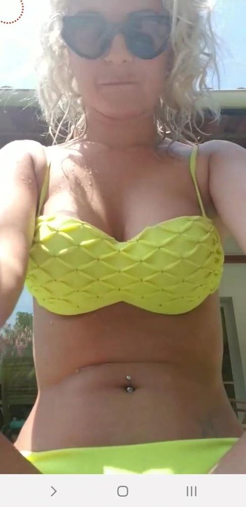 25P Bust and sexy ass bikini live facebook romanian