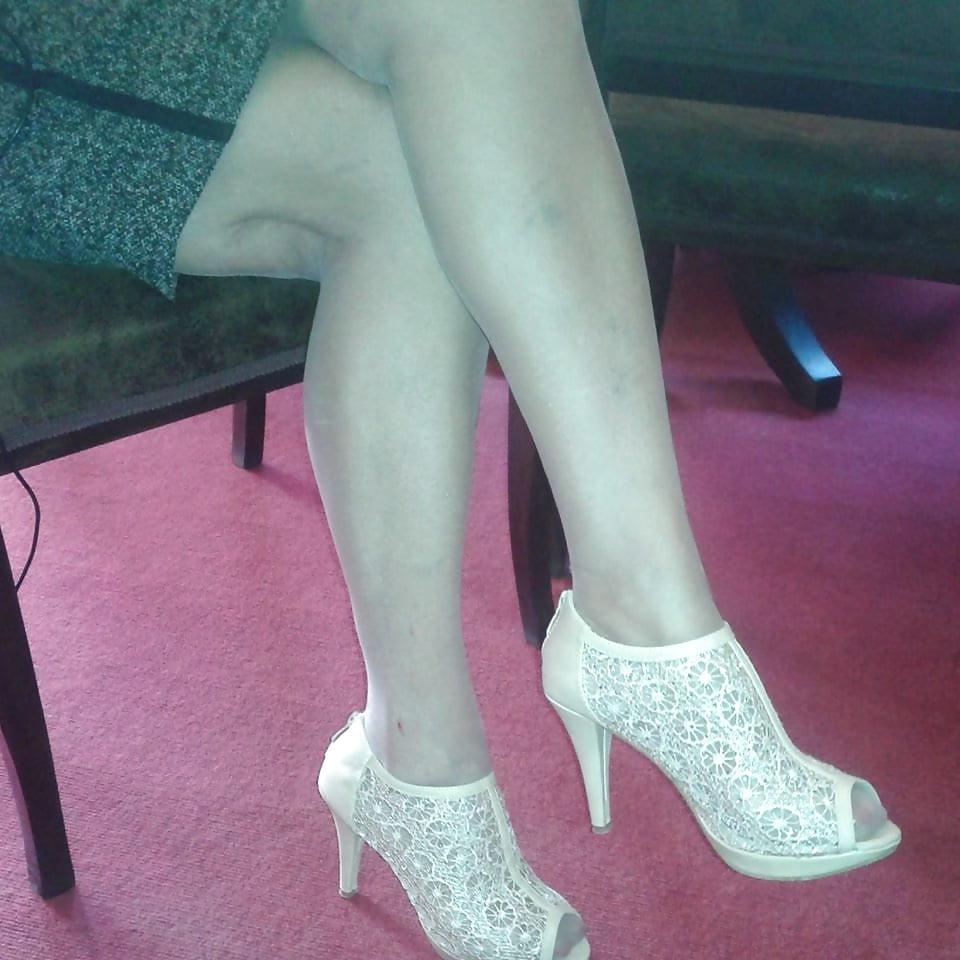 18P Stunning non-nude white haired granny