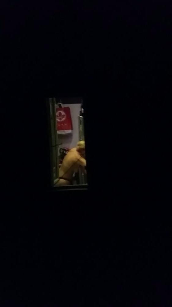 25P Spy window boobs sexy ass romanian
