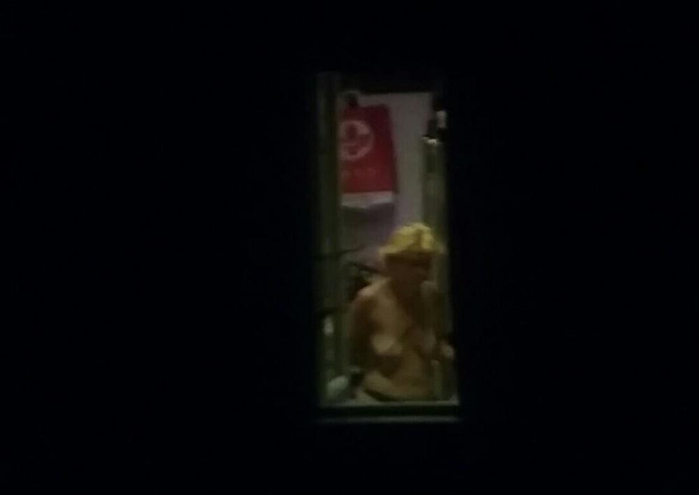25P Spy window boobs sexy ass romanian