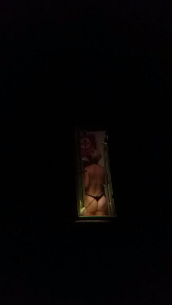 25P Spy window boobs sexy ass romanian