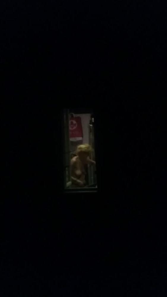25P Spy window boobs sexy ass romanian