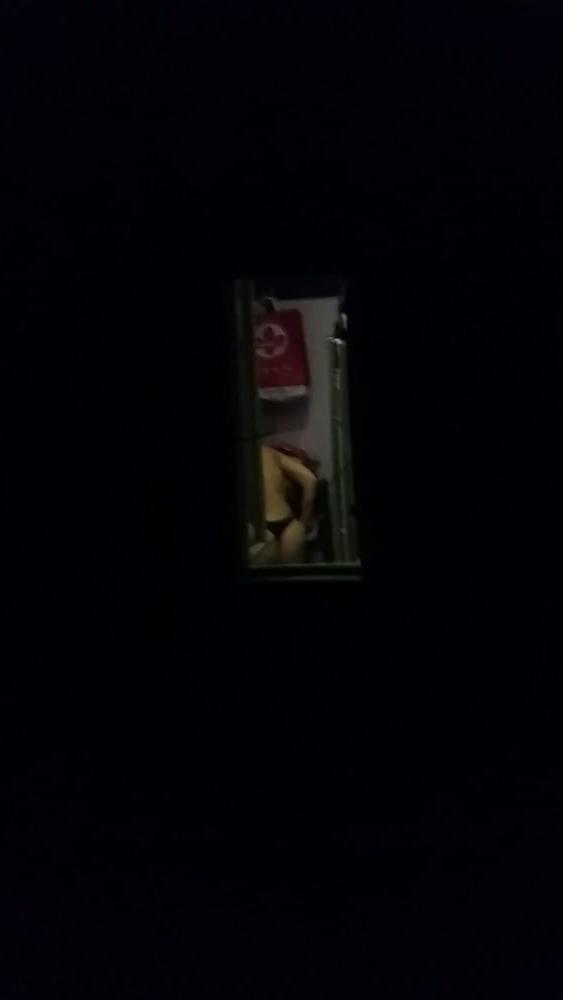 25P Spy window boobs sexy ass romanian