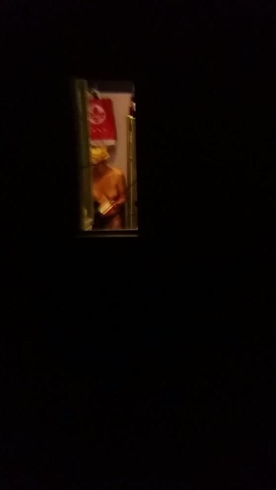 25P Spy window boobs sexy ass romanian