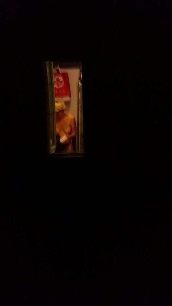 25P Spy window boobs sexy ass romanian