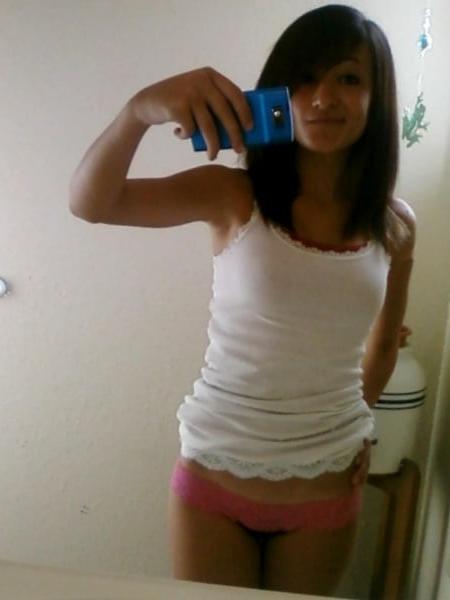 25P Asian Women non nude