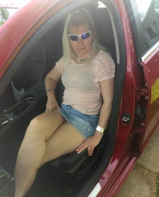 25P Mature denim upskirt 3