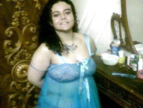 17P Arab sexy lady
