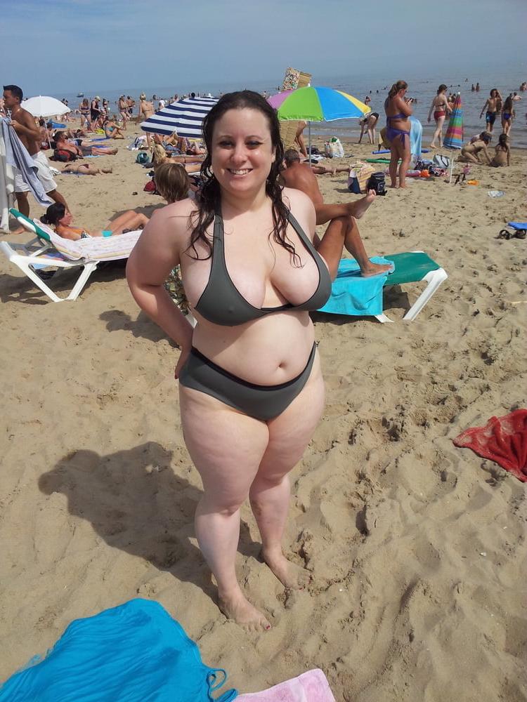 25P busty non nude