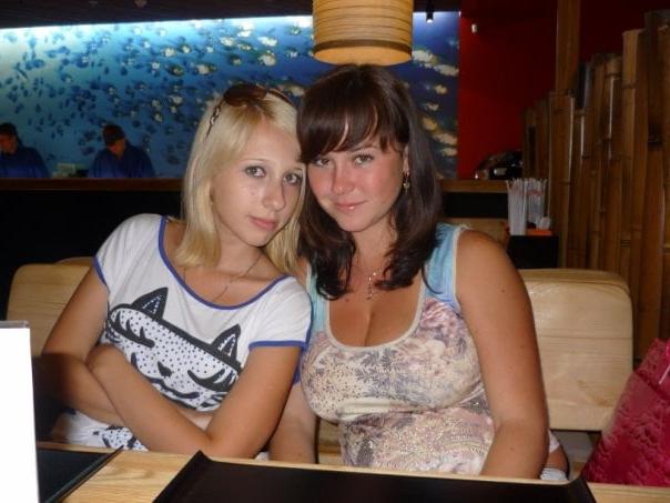 12P Busty Russian Woman 3681
