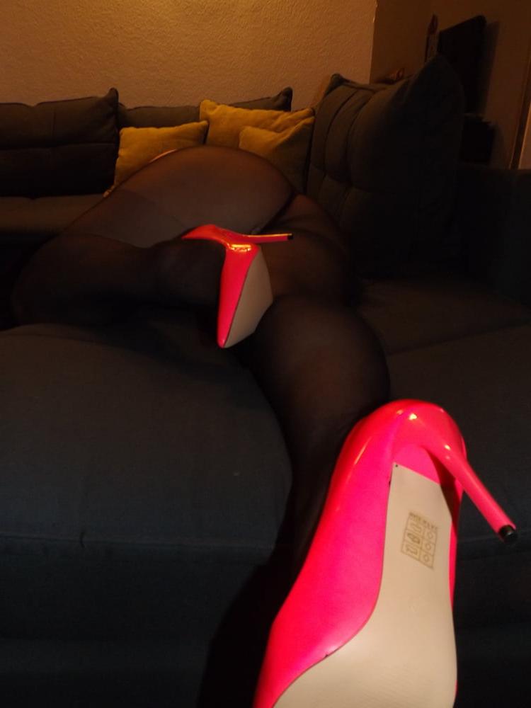 25P BBW In Black Pantyhose