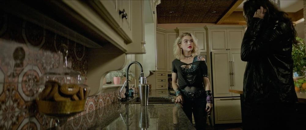 25P Maddie hasson thick eyebrows, big butt