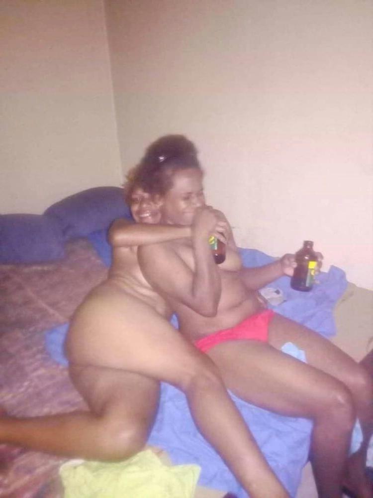 25P PNG Group sex