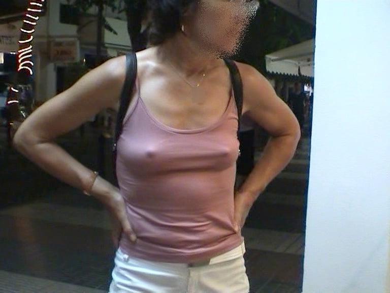 25P LONG NIPPLES TOPLESS OUTSIDE