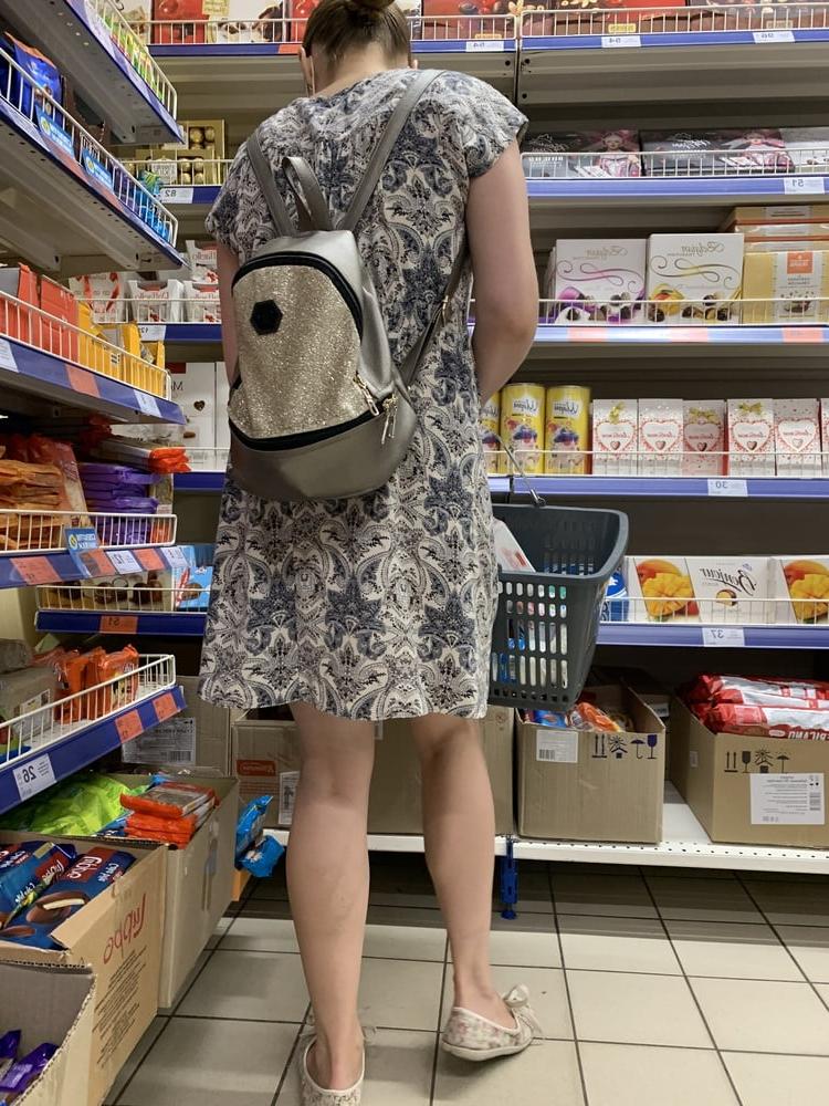 20P Upskirt in shopping