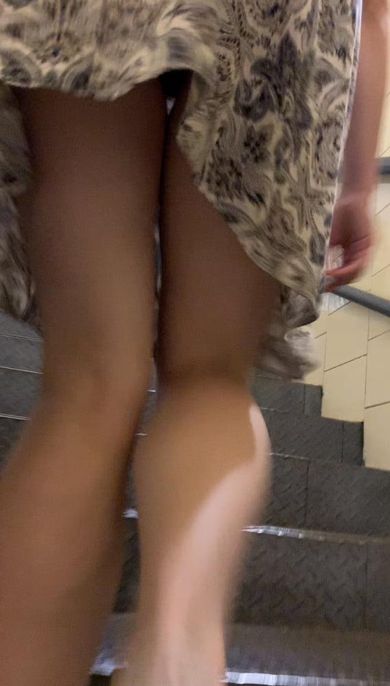 20P Upskirt in shopping