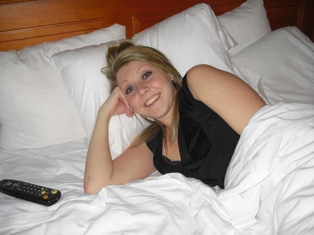 25P ZelihaWhore FAVs #18 xHamster sluts and voyeur amateur MILFs