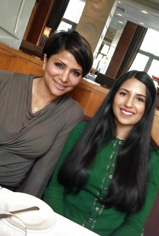 25P Mum and daughter