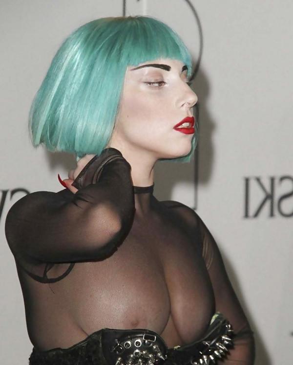 16P Lady Gaga upskirt