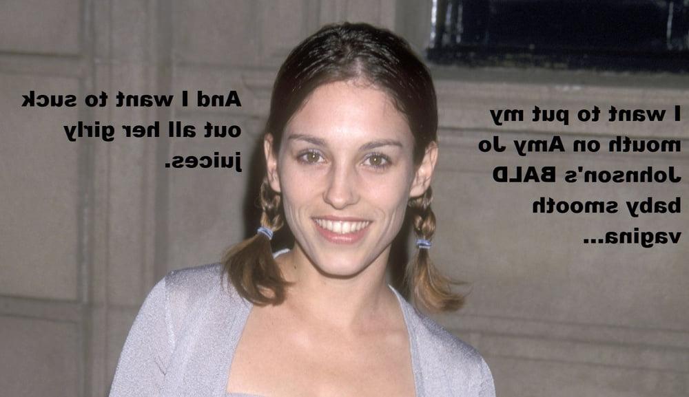 8P Amy Jo Johnson's Bald Vagina