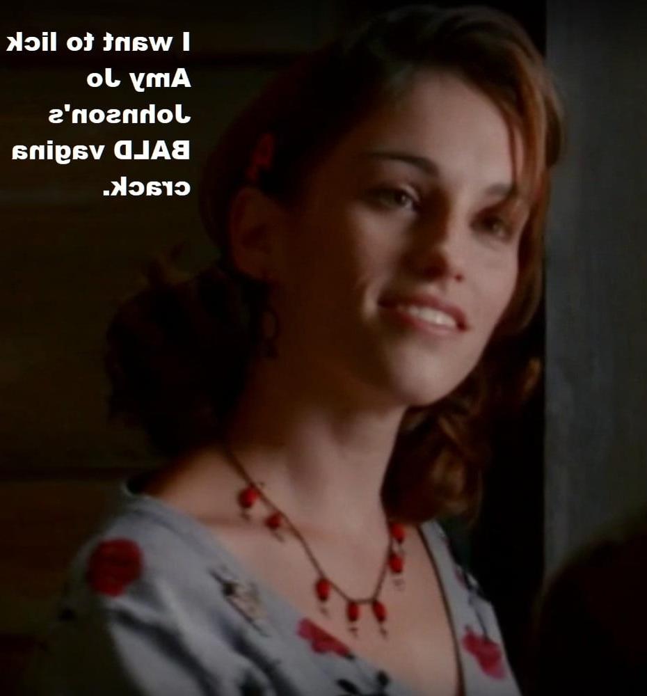 8P Amy Jo Johnson's Bald Vagina