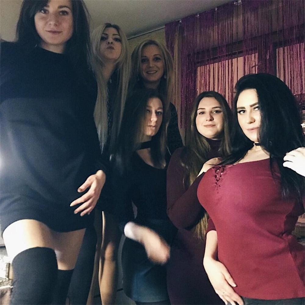 18P Busty Russian Woman 3678