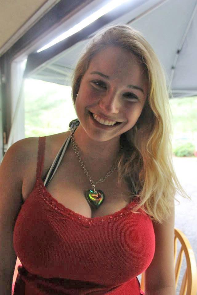 15P Big tits non nude