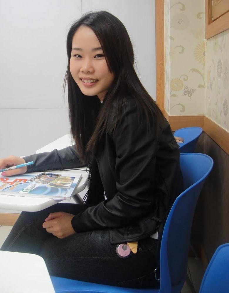 5P CUTE ASIAN GIRL