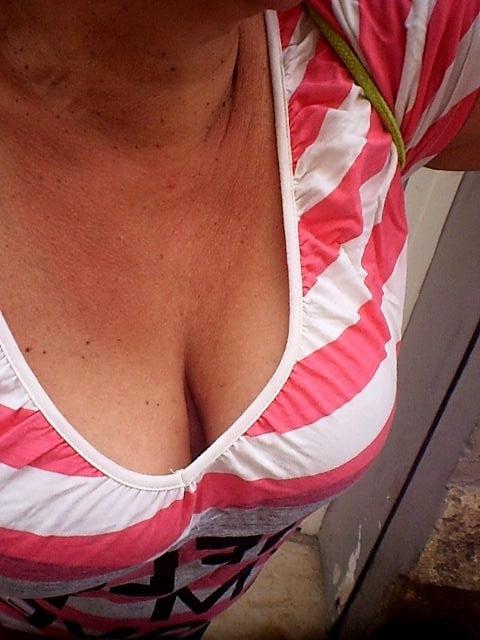 25P Busty granny