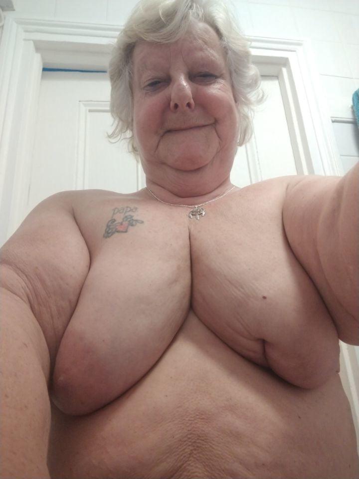 11P Granny friends
