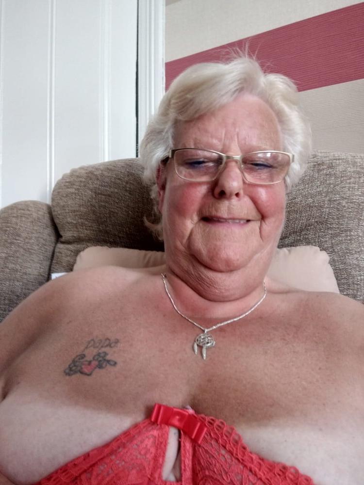 11P Granny friends