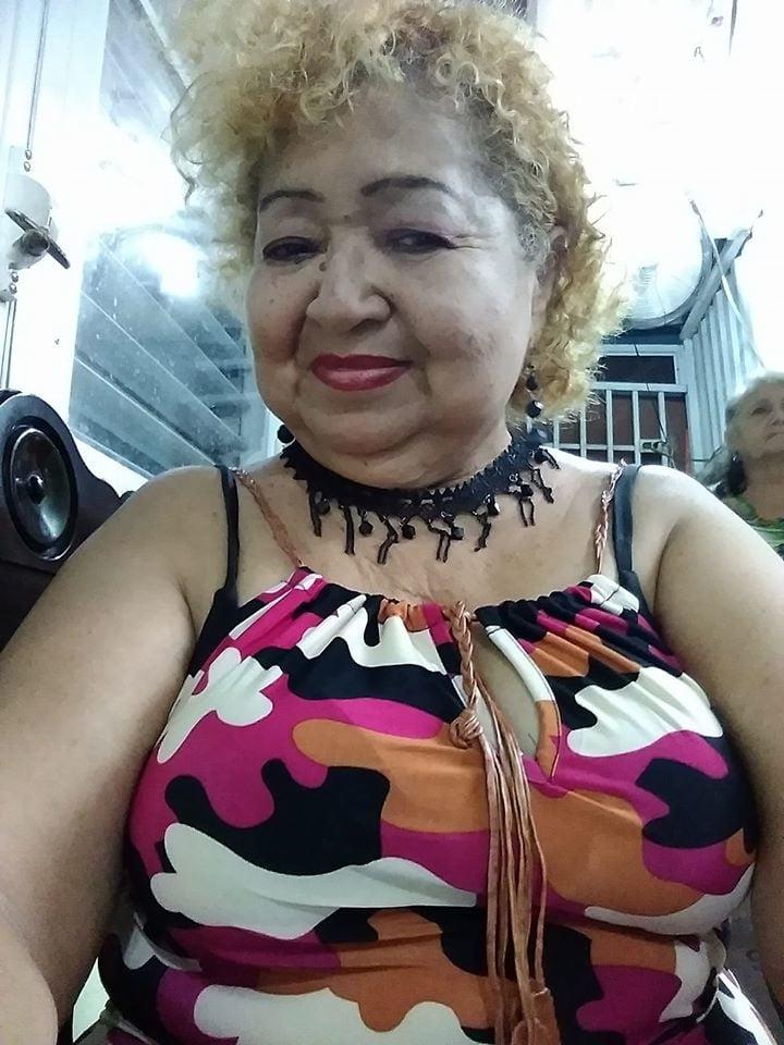 25P julia vargas granny ass bbw abuelita culona