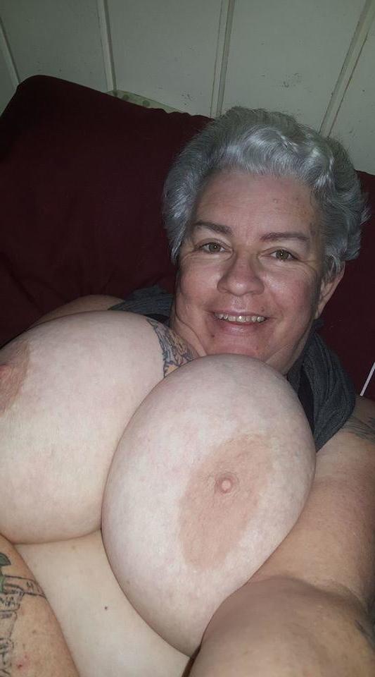 10P Happy Granny love send me Pics