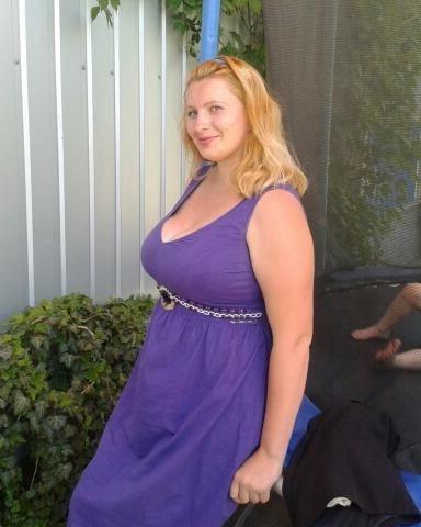 12P Busty Russian Woman 3677